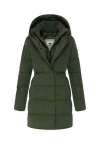 Abrigo acolchado verde oliva con capucha, que cuenta con un cierre de cremallera en la parte delantera, cuello acanalado y un patrón de acolchado visible. Fabricado con un tejido texturizado.