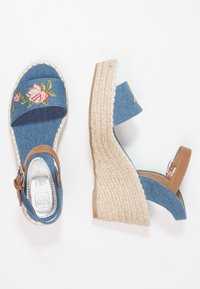 TOM TAILOR DENIM Sandalias con plataforma - blue denim