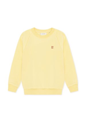 Yellow sweatshirt with a round neckline and raglan sleeves. Features red "II" embroidery on the chest. Soft texture, ribbed cuffs and hem.