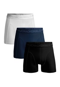 Három férfi boxernadrág pár: fehér, sötétkék és fekete; rugalmas anyagból készült, puha derékszíjjal, amelyen a "MUCHACHOMALO" logo található.