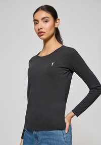 Polo Club Longsleeve - black