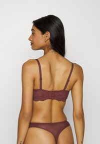 Triumph AMOURETTE CHARM - Sutiã triangular - decadent chocolate