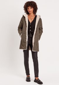 Cache Cache MIT V-AUSSCHNITT - Chaqueta de punto - noir