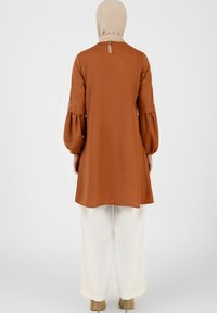 Modanisa CREW NECK TAVIN - Tunikaer - ochre