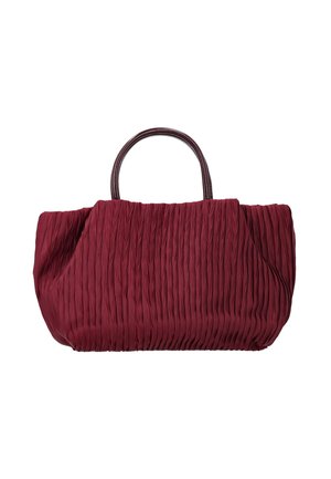 Velká burgundská kabelka s texturovanou plisovanou látkou a dvěma tmavě hnědými zaoblenými uchy.