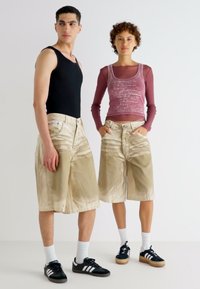 Jaded London SAND OIL WASH JORTS UNISEX - Τζιν σορτς - sand