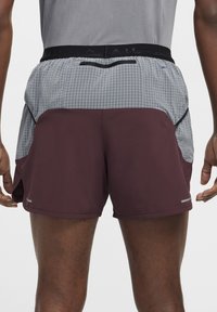Nike Performance SECONDSUNRISE - Sportiniai šortai - burgundy crush smoke grey black
