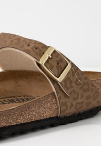 Birkenstock GIZEH - Sandali - gold