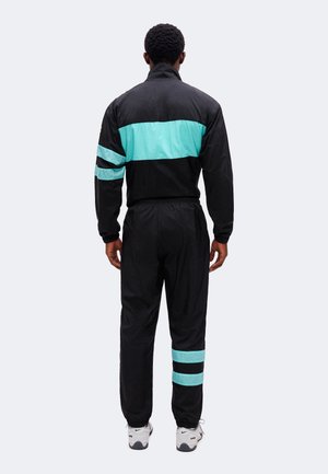 Nike FC Barcelona Third Repel i96 Track Pants 'Black Green Frost University Gold' — foto 3