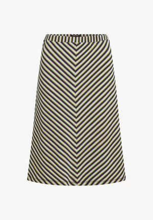 Knie-lange A-lijn rok met kleurrijke diagonale chevron strepen in blauw, geel, groen en rood op een witte achtergrond.