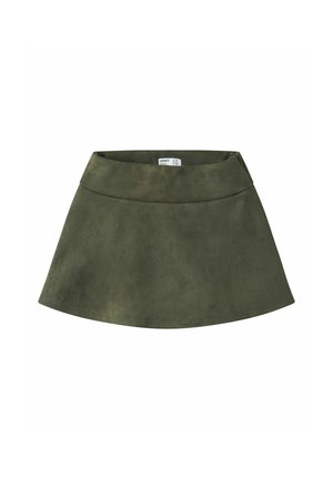 Jupe trapèze en daim vert foncé avec large ceinture, sans attaches visibles, devant plat, étiquette à l'intérieur de la ceinture.
