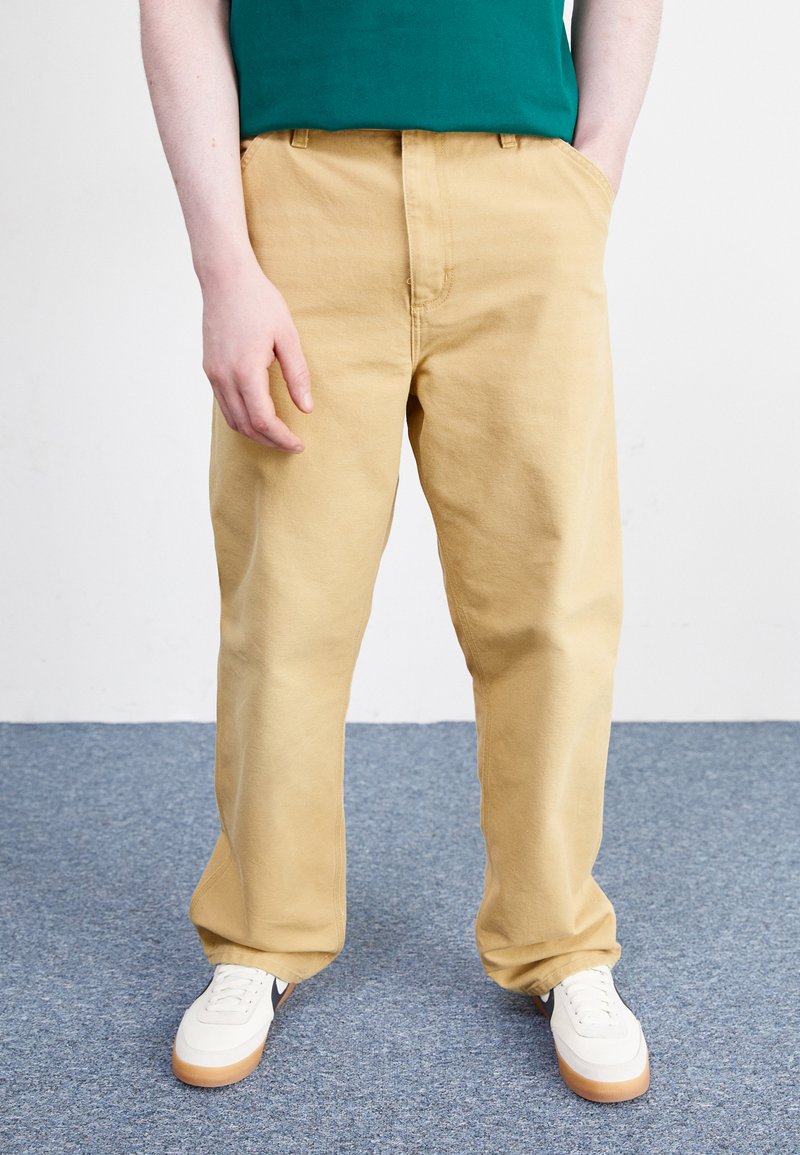 Carhartt WIP SINGLE KNEE PANT - Stoffhose - bourbon aged/beige - Zalando.ch