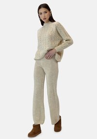 Elara SET - Träningsbyxor - beige