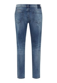 Jeans blu scuro con una vestibilità slim, dotati di cinque tasche, vita a media altezza e dettagli di sbiadimento sottili sul tessuto.