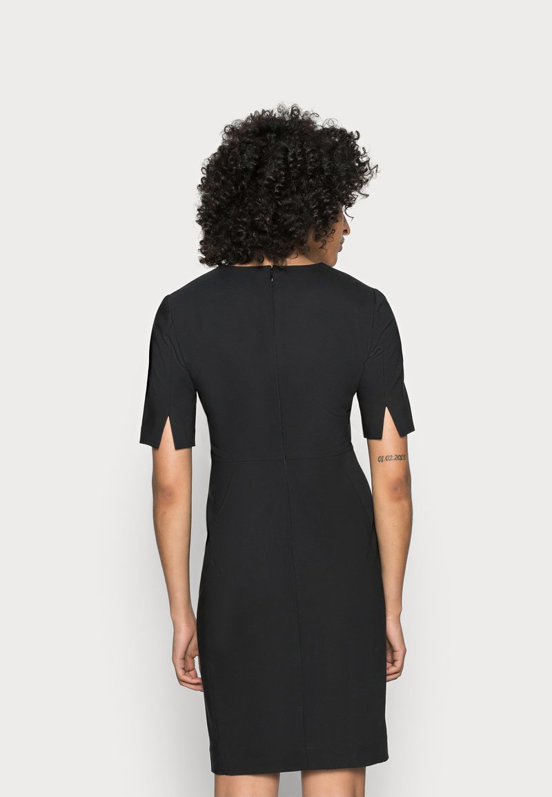 Damen Freizeitkleider | InWear ZELLA DRESS Etuikleid black/schwarz - DW54040 Damen Freizeitkleider | InWear ZELLA DRESS Etuikleid black/schwarz - DW54040