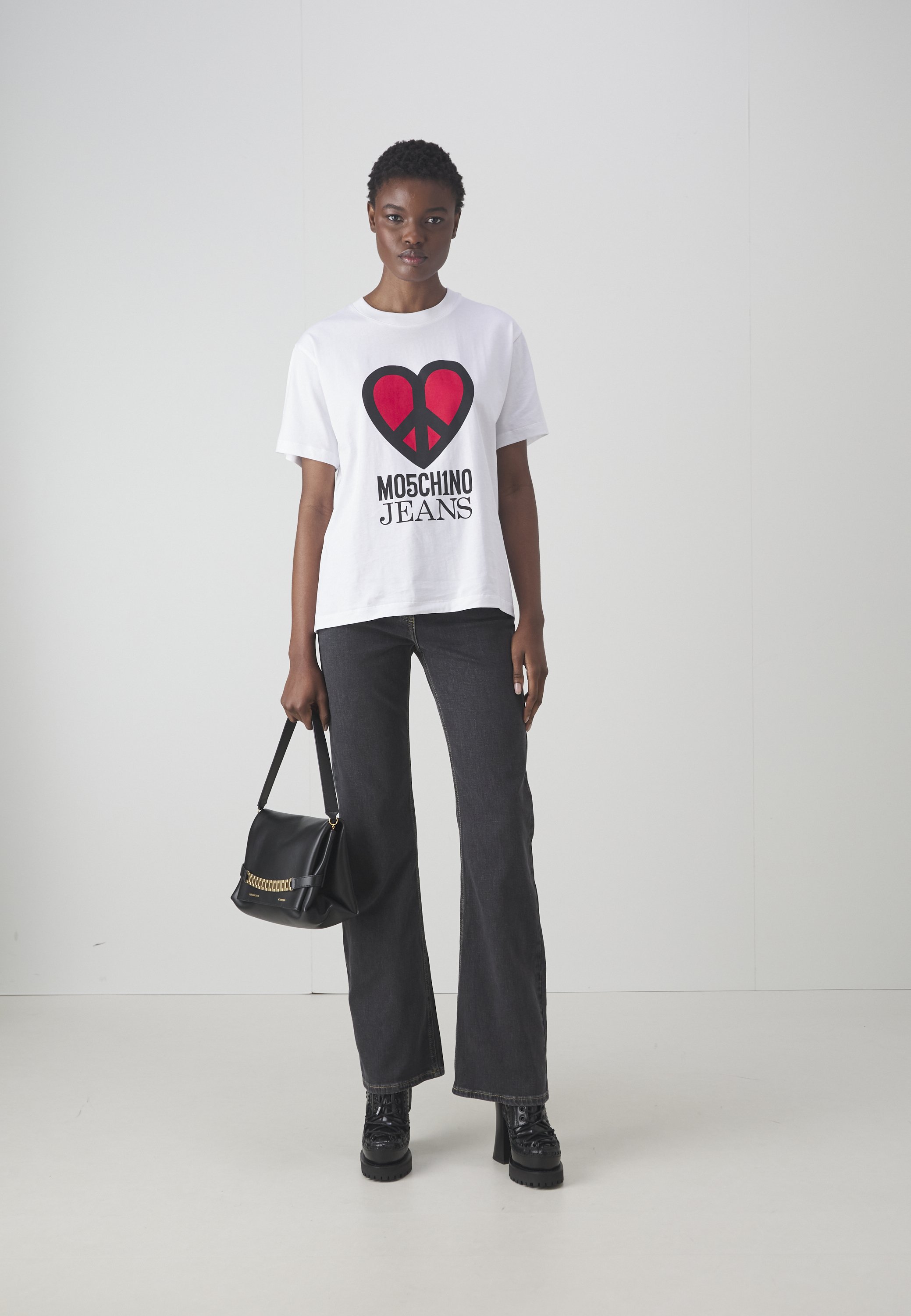 送料関税込 ◆MOSCHINO JEANS◆T-SHIRT WITH PRINT Jersey T-shirt Punk Print Moschino Jeans | Moschino