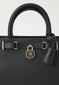 Tommy Hilfiger AMERICAN ICON MINI TOTE - Handtasche - black