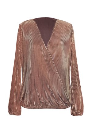 Haut enveloppant en peluche à manches longues dans une couleur rose doré dégradé avec des plis verticaux et un ourlet resserré. Présente un décolleté en V profond.