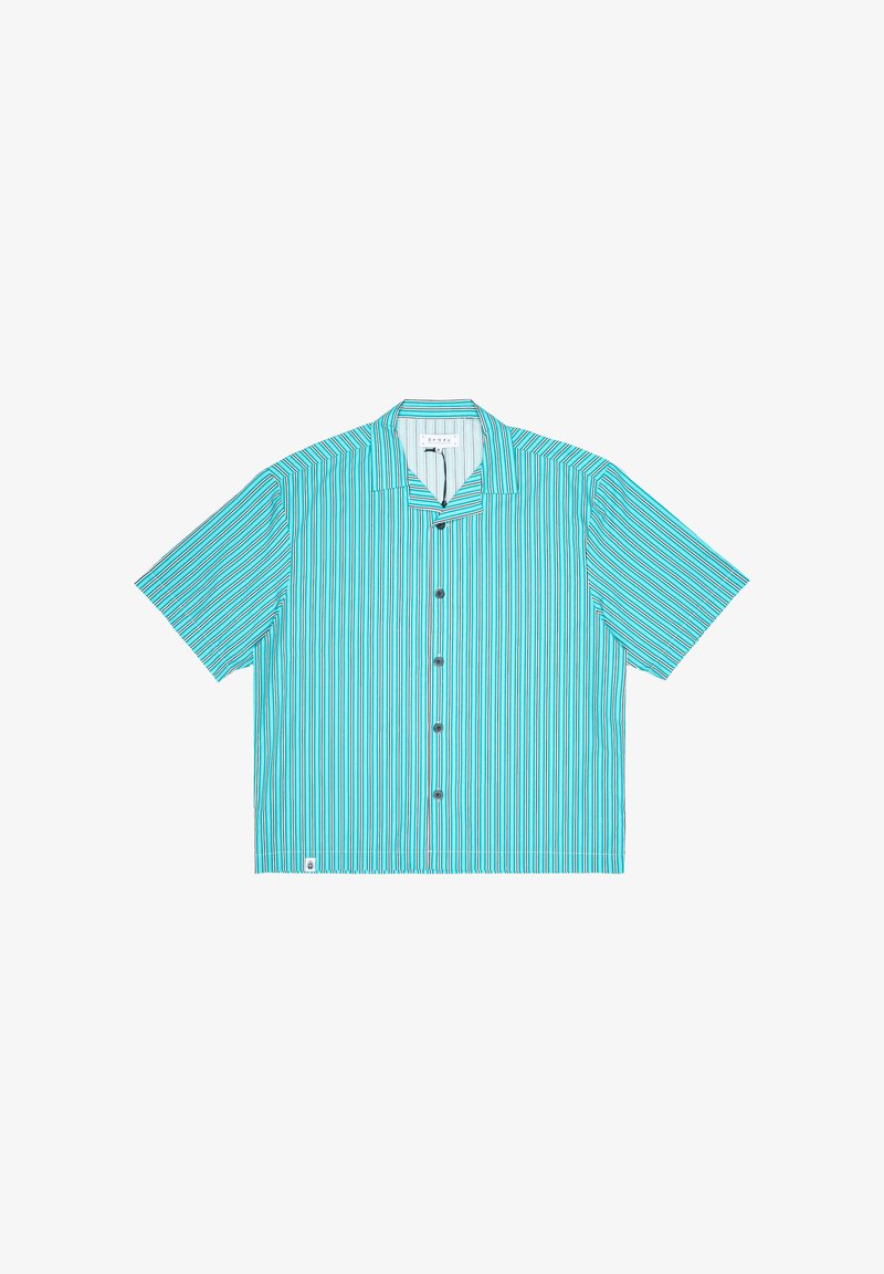 Camicetta a maniche corte con bottoni di colore turchese, decorata con righe verticali arancioni, rosse e bianche. Presenta un colletto a camicia e cinque bottoni.