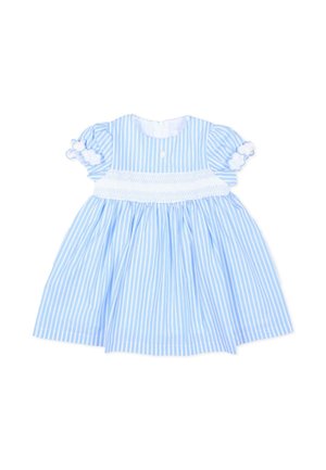 Babykleedje met blauw-witte verticale strepen, opgeblazen mouwen, een witte gerimpelde band over de borst en kleine decoratieve bloemenknopen.