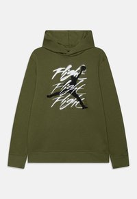Sudadera color verde oliva con un bolsillo canguro frontal y capucha con cordón. Presenta un gran gráfico negro con la palabra "Flight" en texto blanco superpuesto.