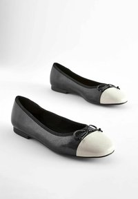 Next FOREVER COMFORT STANDARD - Klasické baleríny  - black white toe cap