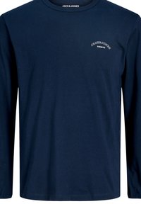 Μπλε ναυτικό μακρυμάνικο μπλουζάκι από βαμβάκι, με στρογγυλή λαιμόκοψη και μικρό λευκό λογότυπο κειμένου στο στήθος. Ομαλή υφή, χαλαρή εφαρμογή.