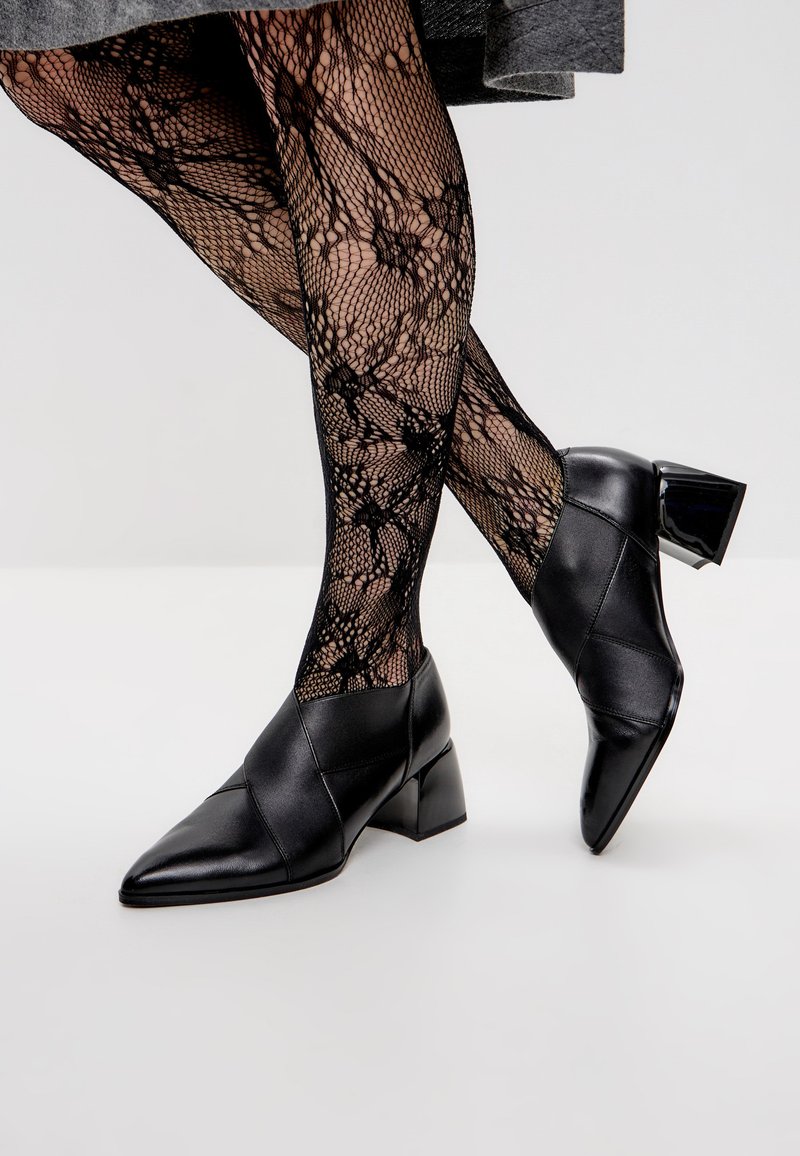 Cesare Gaspari Botines bajos black/negro