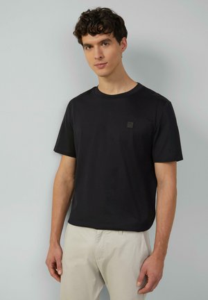 s.Oliver BLACK LABEL MIT LOGO-DETAIL - T-shirt basique - schwarz
