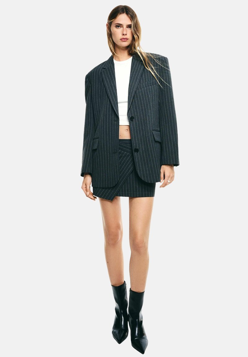 Bershka Short coat grey Zalando