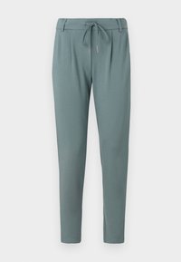 Maßgeschneiderte tapered Hosen aus weichem Tealfarbenen Stoff, mit einem Kordelzugbund und subtilen Falten für zusätzliche Details. Glatte Textur mit sauberem Finish.