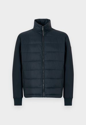 Črna prešita jakna s podloženim sprednjim delom, visokim ovratnikom, polnim zadrgo in teksturiranimi dolgimi rokavi z rebrastimi manšetami.