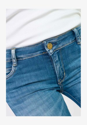 Blauwe denim jeans met een slim fit ontwerp, voorzien van een gouden knoopsluiting, vijf zakken en contrasterende stiksels.