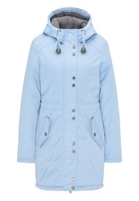 Parka imperméable bleu clair avec capuche, boutons-pression argentés, deux poches avant et une doublure grise douce. Tissu lisse, coupe mi-longue.