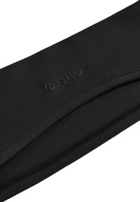 Bandă sport din material elastic negru, cu logo gravat "OYSHO." Are un design fără cusături și o textură netedă, perfectă pentru îmbrăcăminte sportivă.