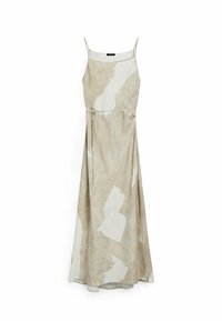 Robe maxi en beige et blanc cassé, dotée de bretelles spaghetti réglables, d'un nœud à la taille et d'un motif abstrait sur un tissu fluide.