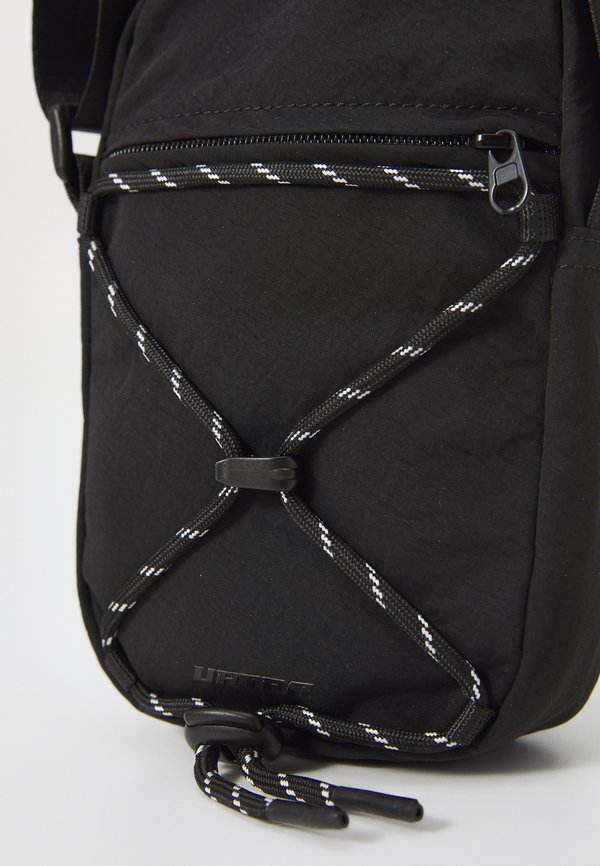 S24968 UNISEX - Cross body bag2