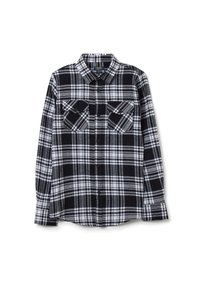 Camisa de franela a cuadros en blanco y negro, de manga larga, con dos bolsillos en el pecho y un cierre delantero con botones. Textura suave, cuello estándar.