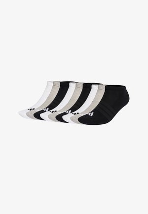 Satz von flachen Socken in Weiß, Grau und Schwarz. Das Material ist glatt gestrickt; verfügt über ein gestreiftes Design und verstärkte Ferse.