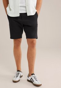 Unselected, black