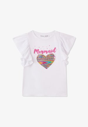 T-shirt bianco a maniche corte con maniche arricciate, che presenta un cuore glitterato colorato e la parola "Sirena" in testo rosa.