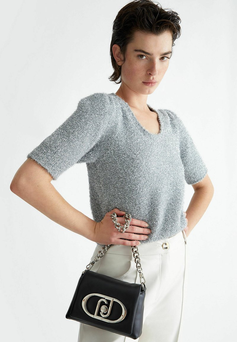 LIU JO - SMALL LAPUFFY - Geantă crossbody - black, Extindeți