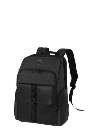 Zaino nero Aeronautica Militare con più scomparti con zip, tasca frontale con fibbia e spallacci imbottiti visibili su sfondo bianco.