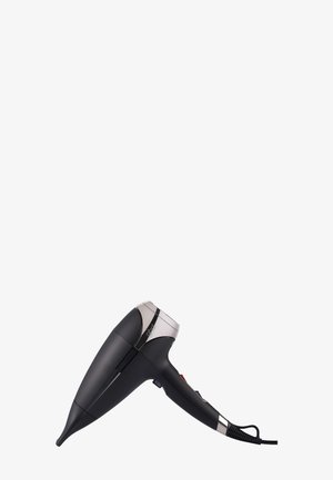 Sèche-cheveux noir au design épuré, avec un accent argent métallique, une buse étroite et une poignée à texture avec boutons de contrôle.