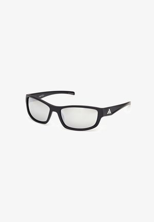 Lunettes de soleil rectangulaires noires avec verres miroir et petit logo blanc sur la branche, présentées sur fond blanc.