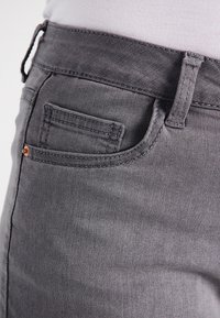 TWINTIP Short en jean - dark grey