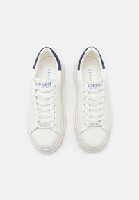 Guess ELBA - Joggesko - white/blue