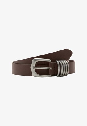 Cintura in pelle marrone arrotolata con fibbia in metallo argentato e quattro passanti in metallo argentato a un'estremità.