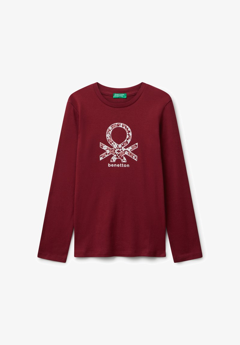 Bordová košile s dlouhým rukávem s květinovým vzorem loga Benetton a bílým textem "benetton" vpředu.