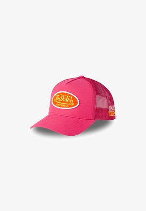 Casquette trucker en mesh rose Von Dutch avec visière courbée, écusson logo orange et blanc à l'avant, et inscription "Heat Wave" sur le panneau latéral.